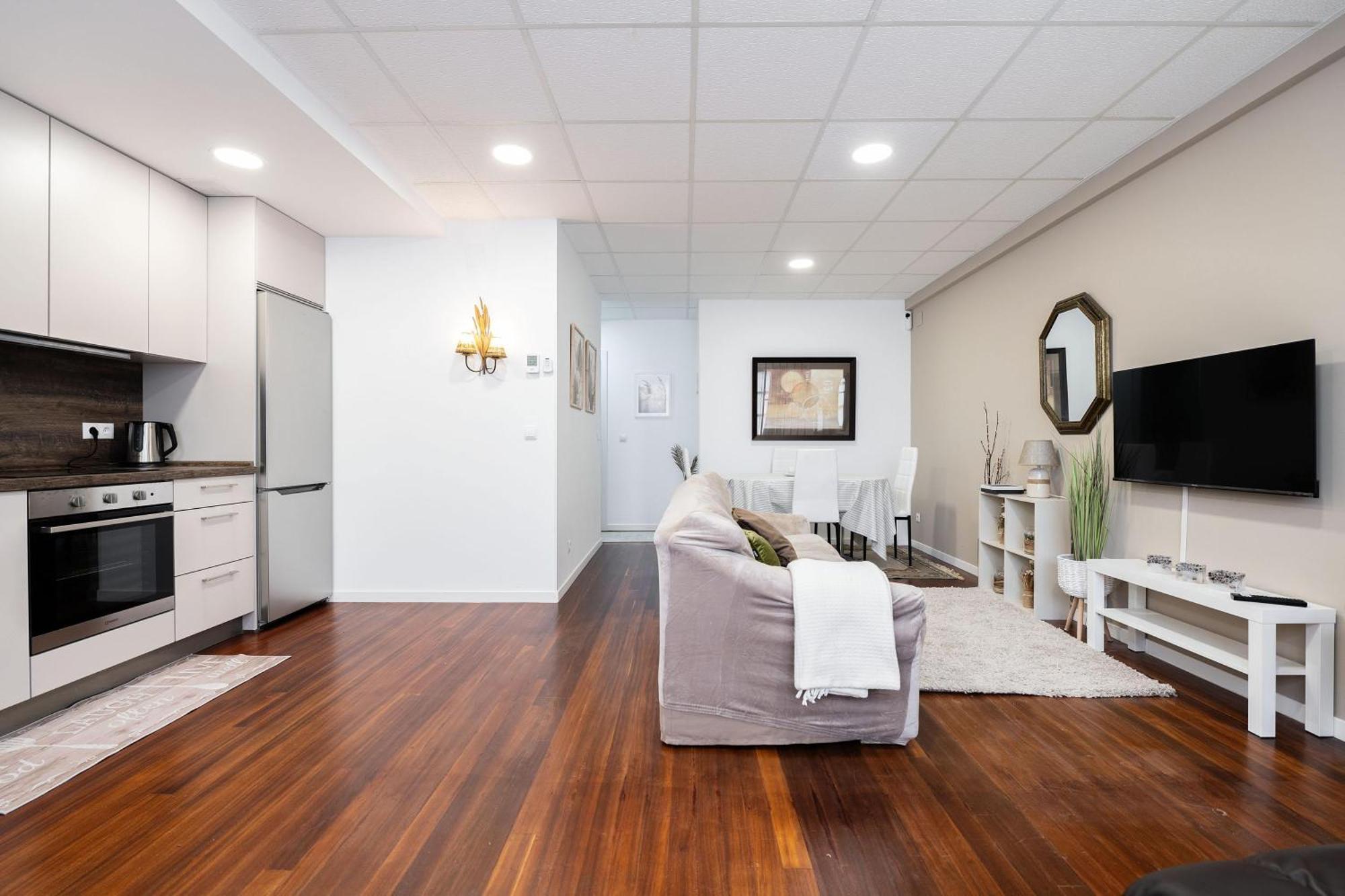 Confortable Y Luminoso Exterior En Apartamento